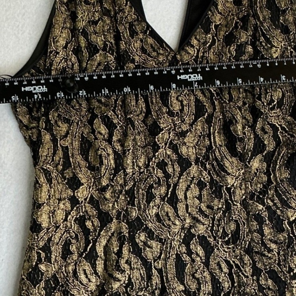 Cache Gold Metallic Lace Halter Dress Black Keyhole Back Cocktail Sheath Size 6 - Picture 4 of 5